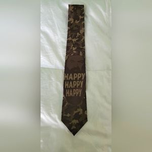 Duck Dynasty Mens Tie taupe green Camo